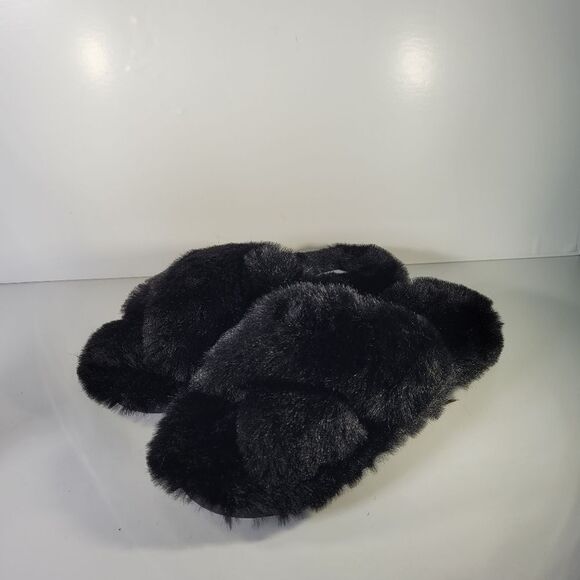 Steve Madden Black Fuzzy Slippers size medium - Picture 1 of 4